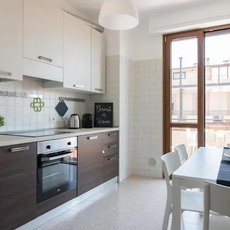 Italianflat - Via Adami, 3 Bedroom Flat, Free Parking Apartament Werona