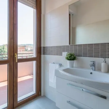 Apartament Italianflat - Via Adami, 3 Bedroom Flat, Free Parking Werona