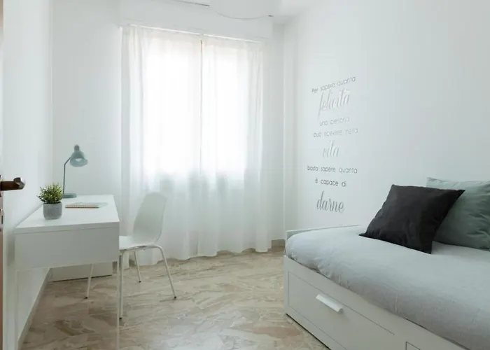 Italianflat - Via Adami, 3 Bedroom Flat, Free Parking