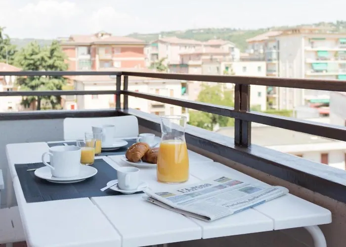 Italianflat - Via Adami, 3 Bedroom Flat, Free Parking *