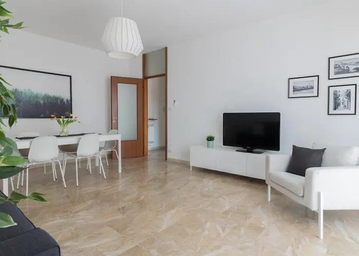 Italianflat - Via Adami, 3 Bedroom Flat, Free Parking Apartment