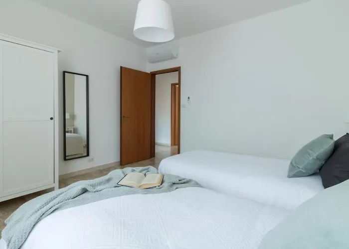 Apartment Italianflat - Via Adami, 3 Bedroom Flat, Free Parking Verona