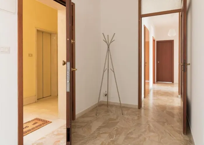 Italianflat - Via Adami, 3 Bedroom Flat, Free Parking