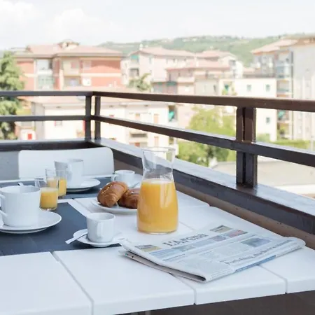 Italianflat - Via Adami, 3 Bedroom Flat, Free Parking *